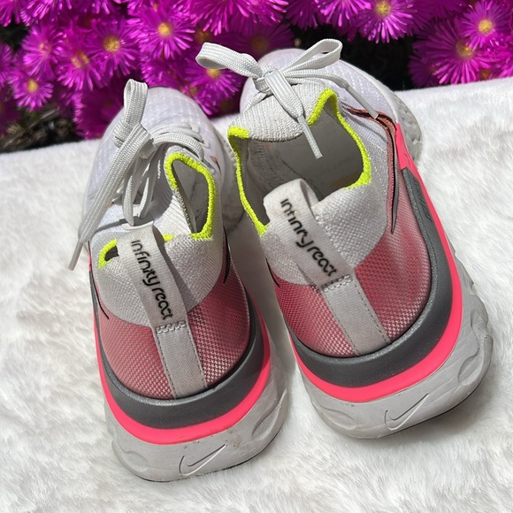 EUC Nike React Infinity Run Flyknit Women's Platinum Tint/Black-Pink Blast Sz 8 - Picture 5 of 8